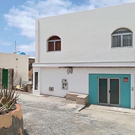 Fronton Whale Apartamentos Galdar Exterior photo